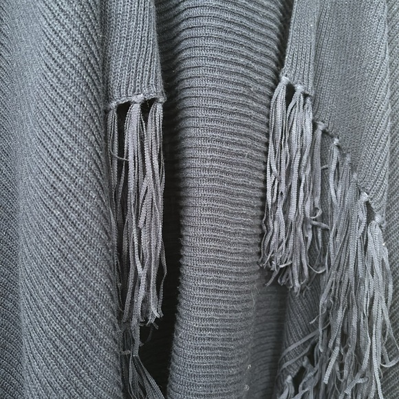 Lilly Pulitzer Andella Navy Blue 100% cotton fringe detail Sweater vest - Picture 7 of 11